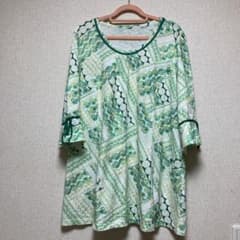 袖が可愛いチュニックTシャツのサムネイル