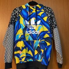 adidasオリジナルパーカーのサムネイル
