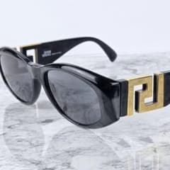 美品✨️VERSACE ヴェルサーチ MOD.T24 サングラス グレカ 黒 - メルカリ