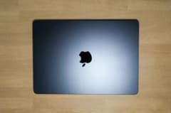 Macbook Air M2 13インチ SSD 512GB メモリ 16GBのサムネイル