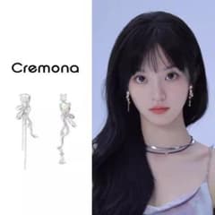 【新品/訳アリ低価格!】デザインピアス 韓国風 Y2Kのサムネイル