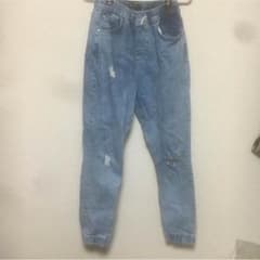 デニムダメージジョガーパンツ bershkaのサムネイル