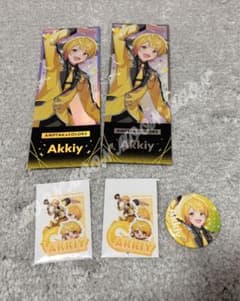 AMPTAKxCOLORS Akkiy 缶バッジとホログラムチケット ステッカーのサムネイル