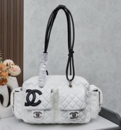 CHANEL ホワイト キルティング ショルダーバッグ - メルカリ