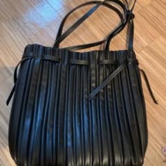 ZARA プリーツバッグのサムネイル