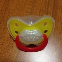 出っ歯になりにくいおしゃぶり‼︎のサムネイル