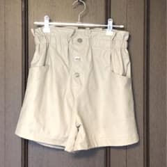 レザー　ショートパンツのサムネイル