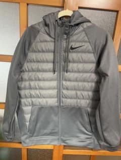 NIKE フーディーのサムネイル