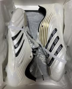 限定復刻モデル 新品アディダス  プレデターアブソリュート FG 28センチ 限定復刻モデル 新品アディダス プレデターアブソリュート FG 28センチ