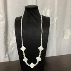 【ハンドメイド】四葉シェルと淡水パールのロングネックレスのサムネイル