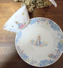 ピーターラビット 食器セット ボウル プレート　飾るだけでも可愛いお皿♪のサムネイル