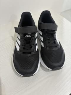 18.5cm adidas キッズスニーカー ブラックのサムネイル