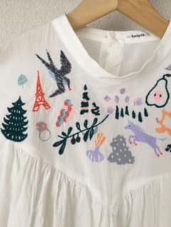 ハウピア　刺繍白ブラウスのサムネイル