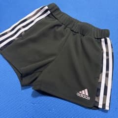 adidasアディダス⭐︎130-140cmショートパンツ　ハーフパンツ　美品のサムネイル