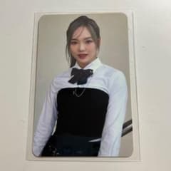 NiziU リオ 特典トレカ HEARTRISのサムネイル