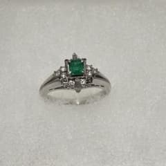 L*a様 Pm900エメラルド0.24ct ダイヤモンド0.17ctレトロリング - メルカリ
