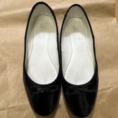 BEAMS リボン付き黒フラットシューズ Mのサムネイル