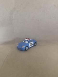 カーズ トミカ サリー ポリスカータイプ - メルカリ