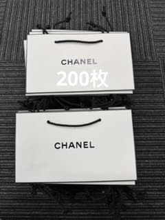CHANEL シャネル ショッパー 紙袋 中サイズ　200枚 限定セール CHANEL シャネル ショッパー 紙袋 中サイズ 200枚 - メルカリ