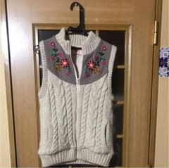 チチカカ ニットベストのサムネイル