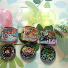 値下げ中(^^)/バラ売り可。妖怪メダル☆ガチャガチャのサムネイル