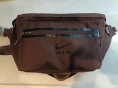 いとさと様専用　Nike AIR ボディバッグ ブラウンのサムネイル