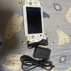 PS Vita PCH-2000 ライムグリーン/ホワイトのサムネイル