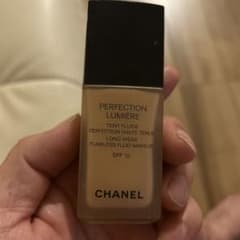 CHANEL PERFECTION LUMIÈRE リキッドファンデーション