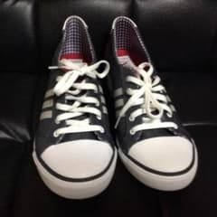 Adidas 3 stripeのサムネイル