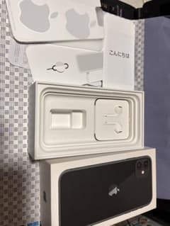 Apple iPhoneの空箱　イヤホン付きのサムネイル