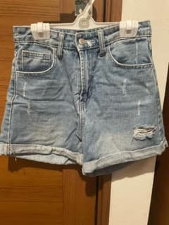 DAZY デニムショートパンツ ダメージ加工 Sサイズのサムネイル