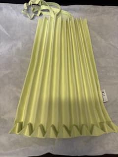 ISSEY MIYAKEイッセイミヤケme トートバッグ イエローのサムネイル
