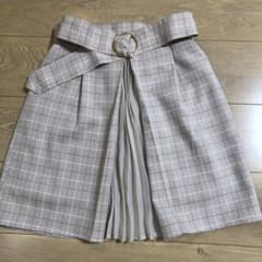 マジェスティックレゴン　スカートのサムネイル