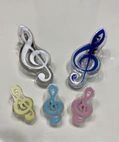 未使用品　ト音記号クリップ　5点セット　カラフルのサムネイル