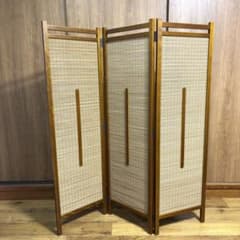 美品】木製 衝立3連折り畳み式 ライトブラウン色 天然燻し竹簾使用