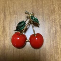 さくらんぼ　ブローチのサムネイル