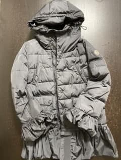 Moncler sacaiのサムネイル