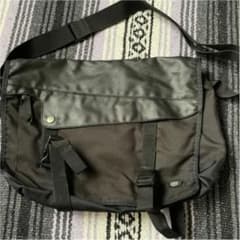 【VICTORINOX】Everyday Messenger 黒のサムネイル
