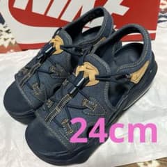 NIKE エアマックスココ　24cm ネイビーのサムネイル