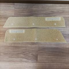【純正品】デリカD5(CV5W 初期)　スライドドア　ステップマット左右のサムネイル