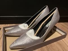 CHARLES & KEITH シルバー グリッター ハイヒールのサムネイル