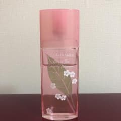 Elizabeth Arden 香水　グリーンティ チェリーブロッサムのサムネイル
