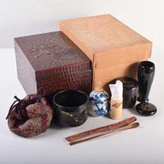 煎茶道具　鎌倉彫　竹文　茶箱　茶碗　平安春峰作振出など　七点　一式　VR6666 茶道具 鎌倉彫 高台寺文 利休茶箱 黒楽茶碗 振出など 七点一式 M
