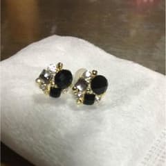 樹脂ピアスのサムネイル