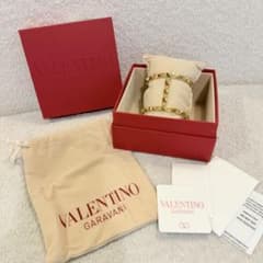 Valentinoヴァレンティノ バングル ブレスレット ゴールド スタッズ 