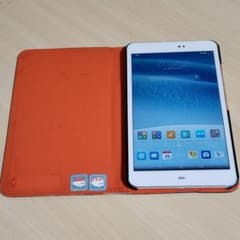 GW限定価格　au ast21 ASUSタブレット　ケース、SD付きのサムネイル