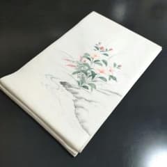 名古屋帯　塩瀬　オフホワイト　手描き『鷹の親子』　落款あり作家物　正絹　希少✨ 塩瀬】 名古屋帯 作家もの 落款あり《手描き 花》 正絹 - メルカリ