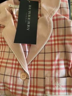 Burberry  パジャマ　レディース　Ｍsizeのサムネイル