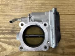 TOYOTA クラウン スロットルボディ 22030-31020のサムネイル