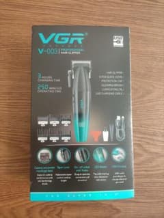 ​【新品/未使用】VGR V-003 プロ仕様 電動バリカン 充電式 LED表示